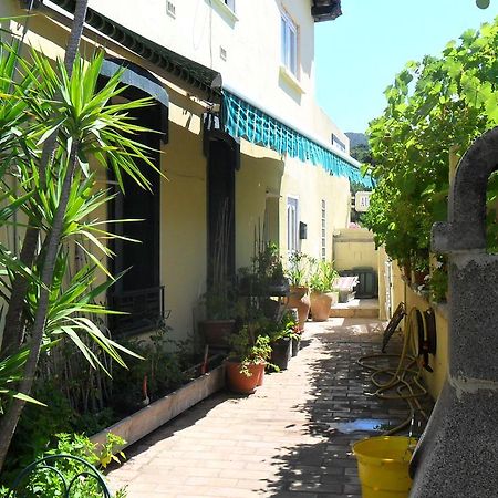 Auberge Du Chene 佩皮尼昂 外观 照片